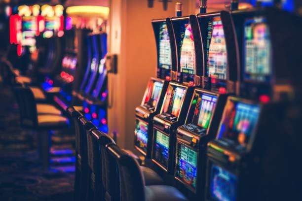 Comparison of link togel777 app and browser interface layouts